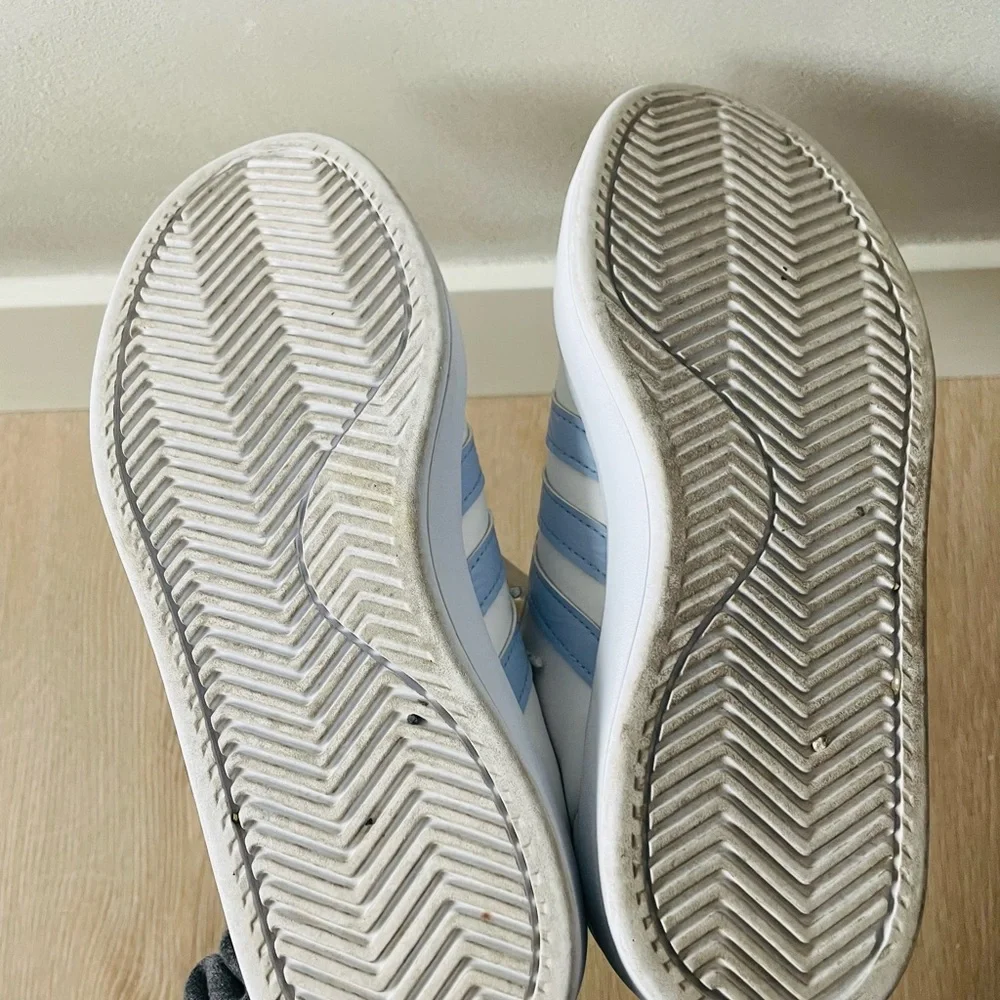 Adidas Classic Cloud Foam Baby Blue and White Leather Sneakers. - Picture 4 of 7